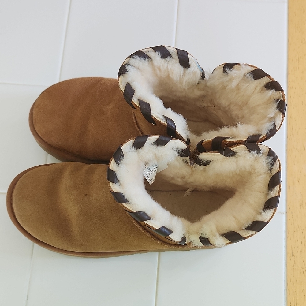 UGG Tan with Cream Lining